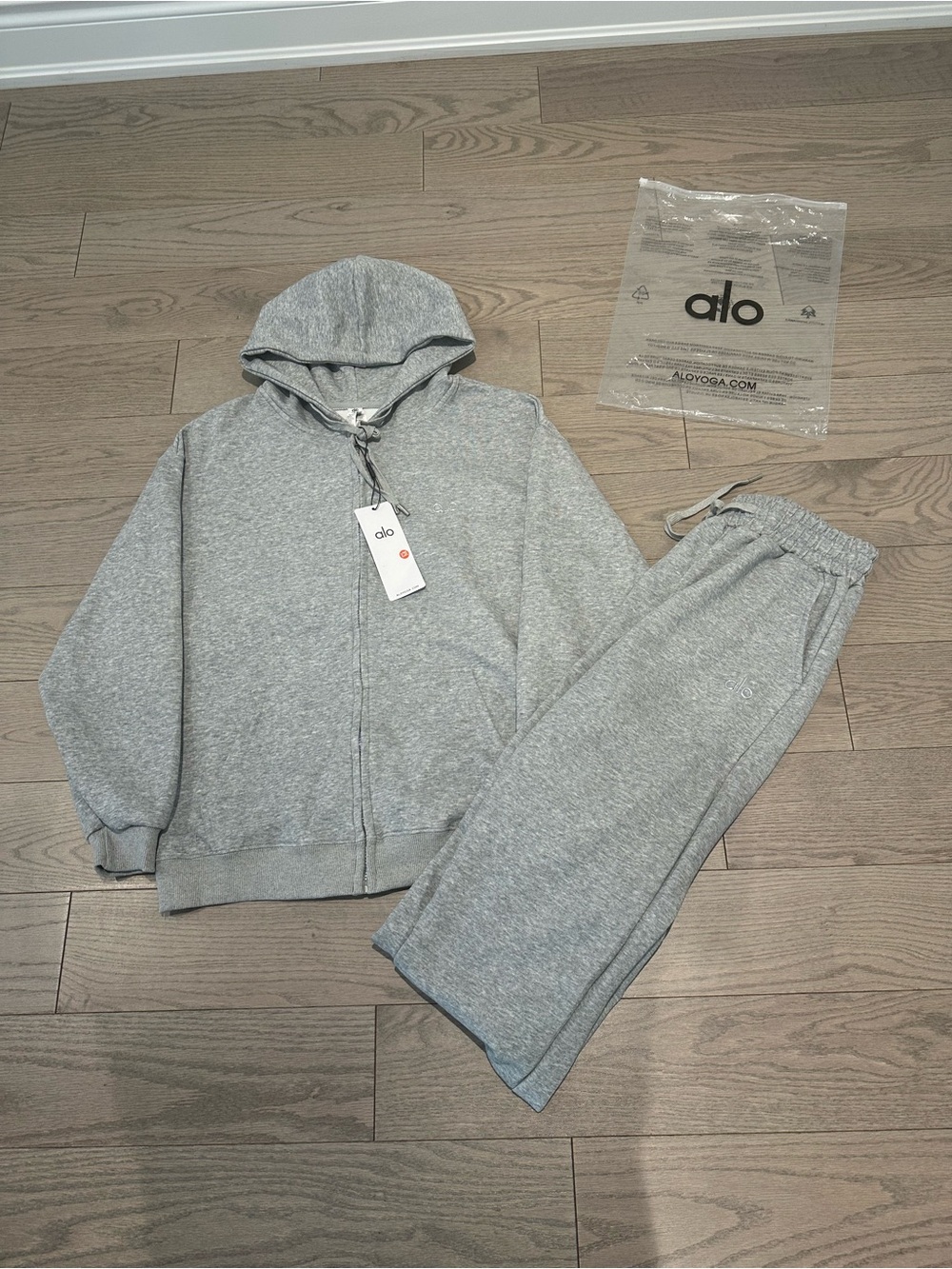 ALO Yoga Men's Heather Gray Hoodie & Sweatpants Set